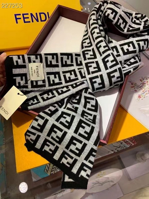 FENDI scarf-8